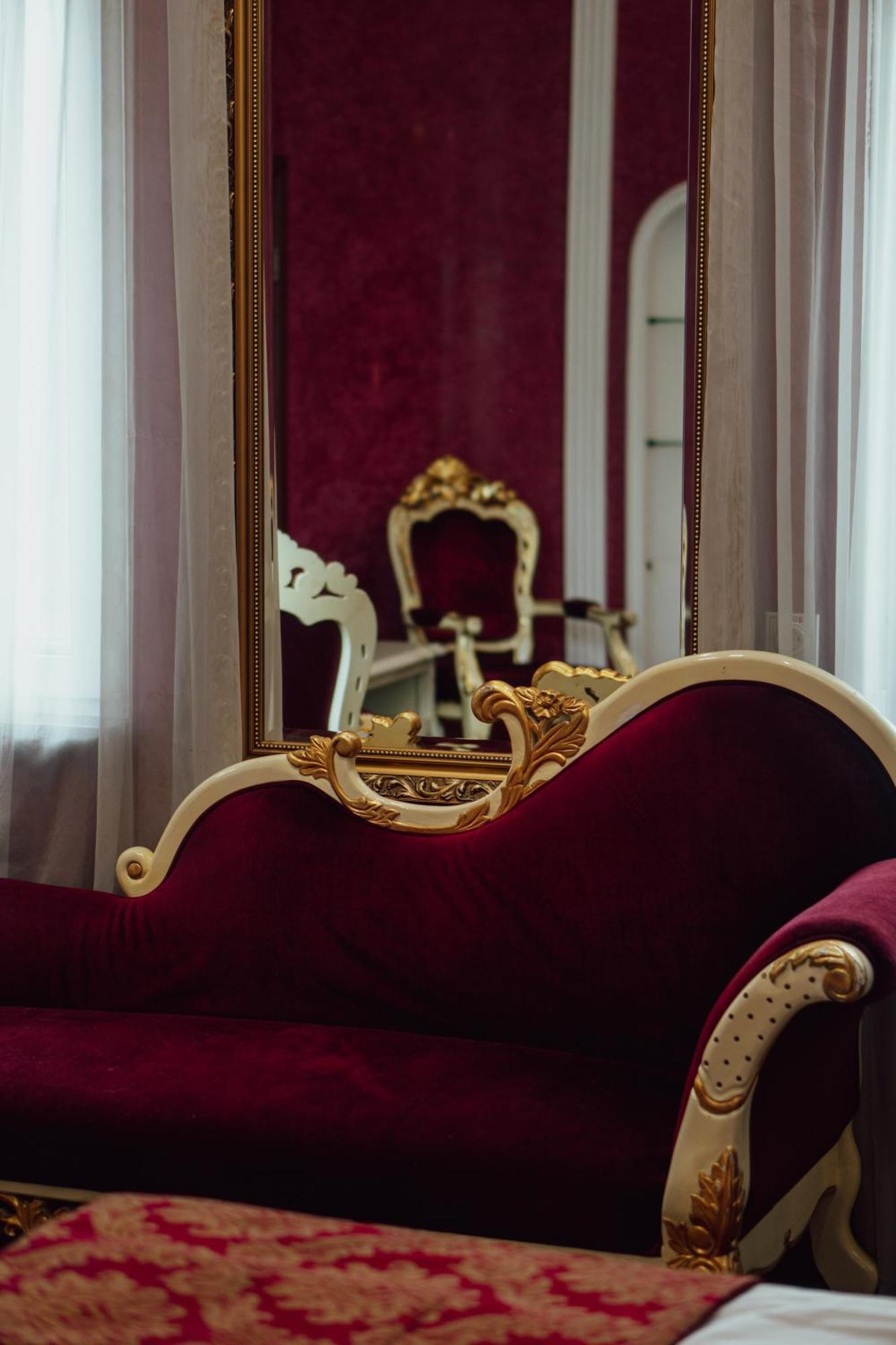 Отель Royal De Paris Киев Экстерьер фото