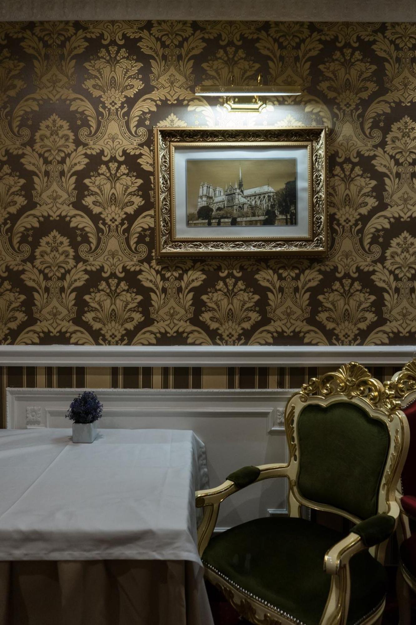 Отель Royal De Paris Киев Экстерьер фото